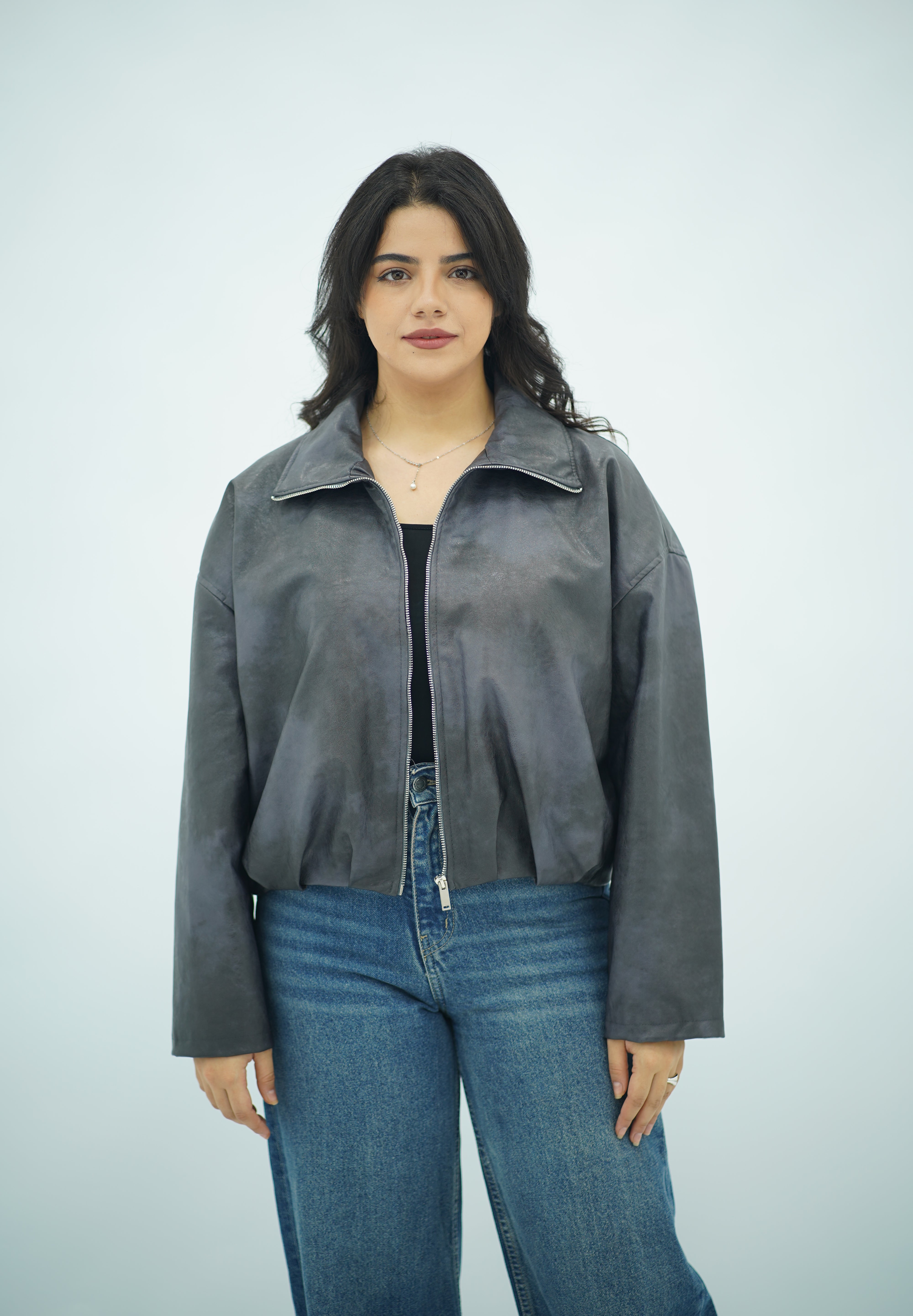 Bomber Zippé en Similicuir Gris – Style Casual et Moderne