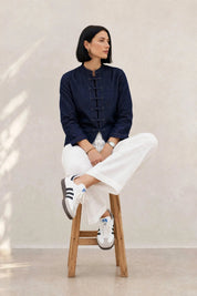 Chemise en Denim à Boutons Nœuds – Élégance Authentique