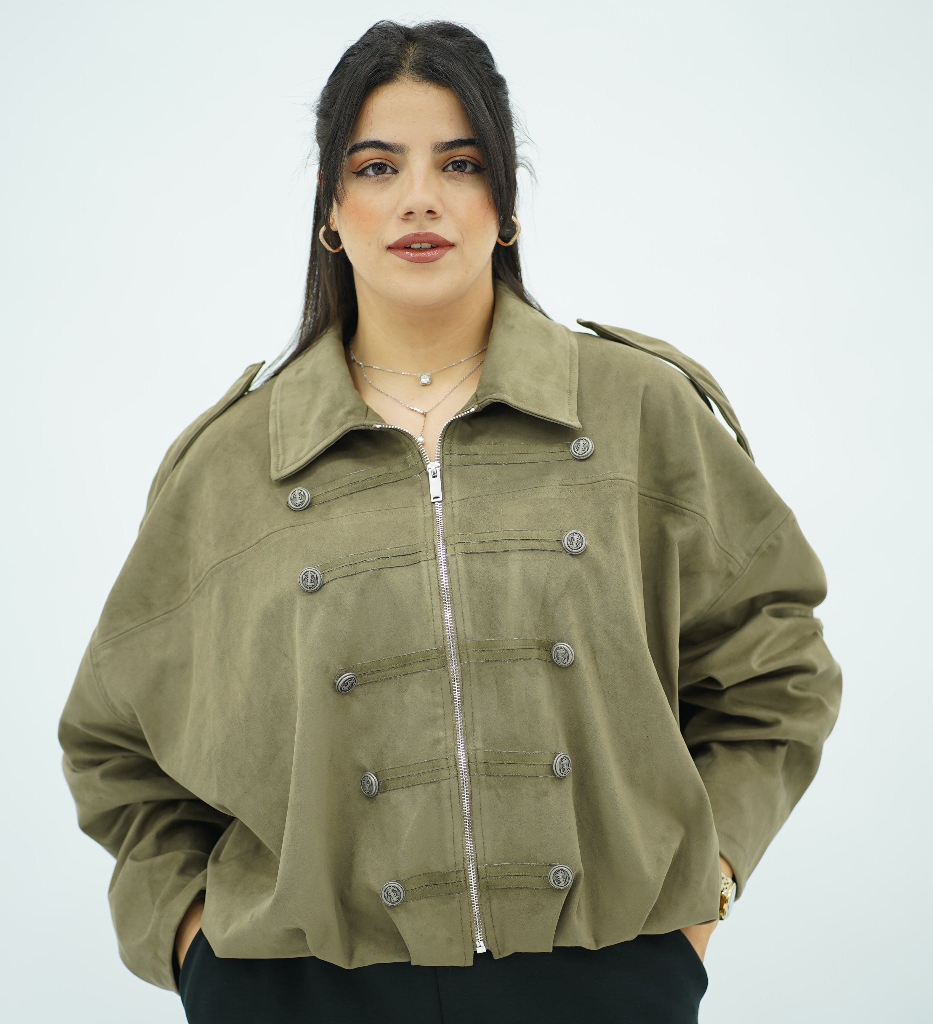 Bomber en Daim Style Militaire – Coupe Épurée Sans Poches