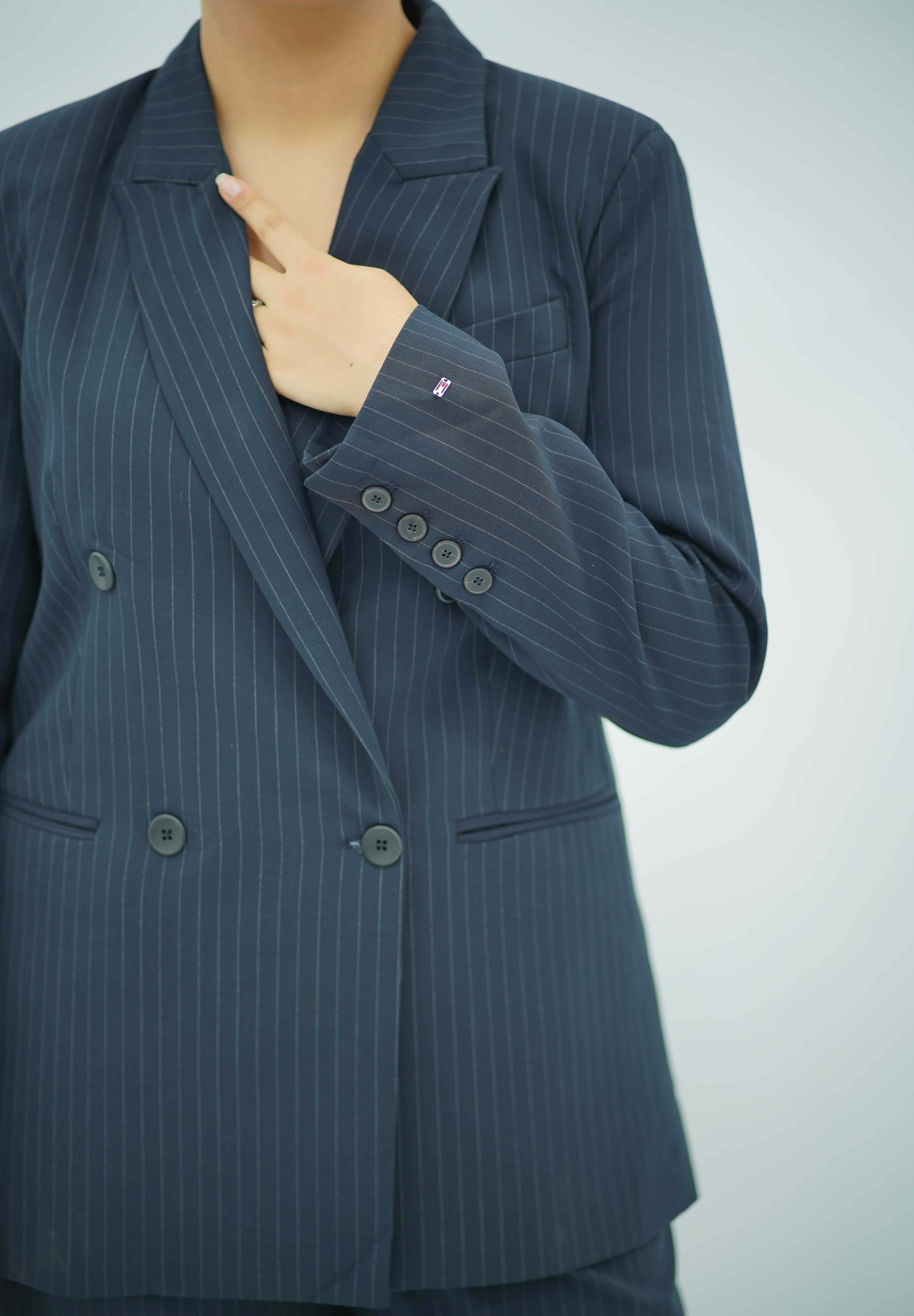 Tailleur élégant à rayures fines