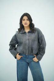 Bomber Zippé en Similicuir Gris – Style Casual et Moderne