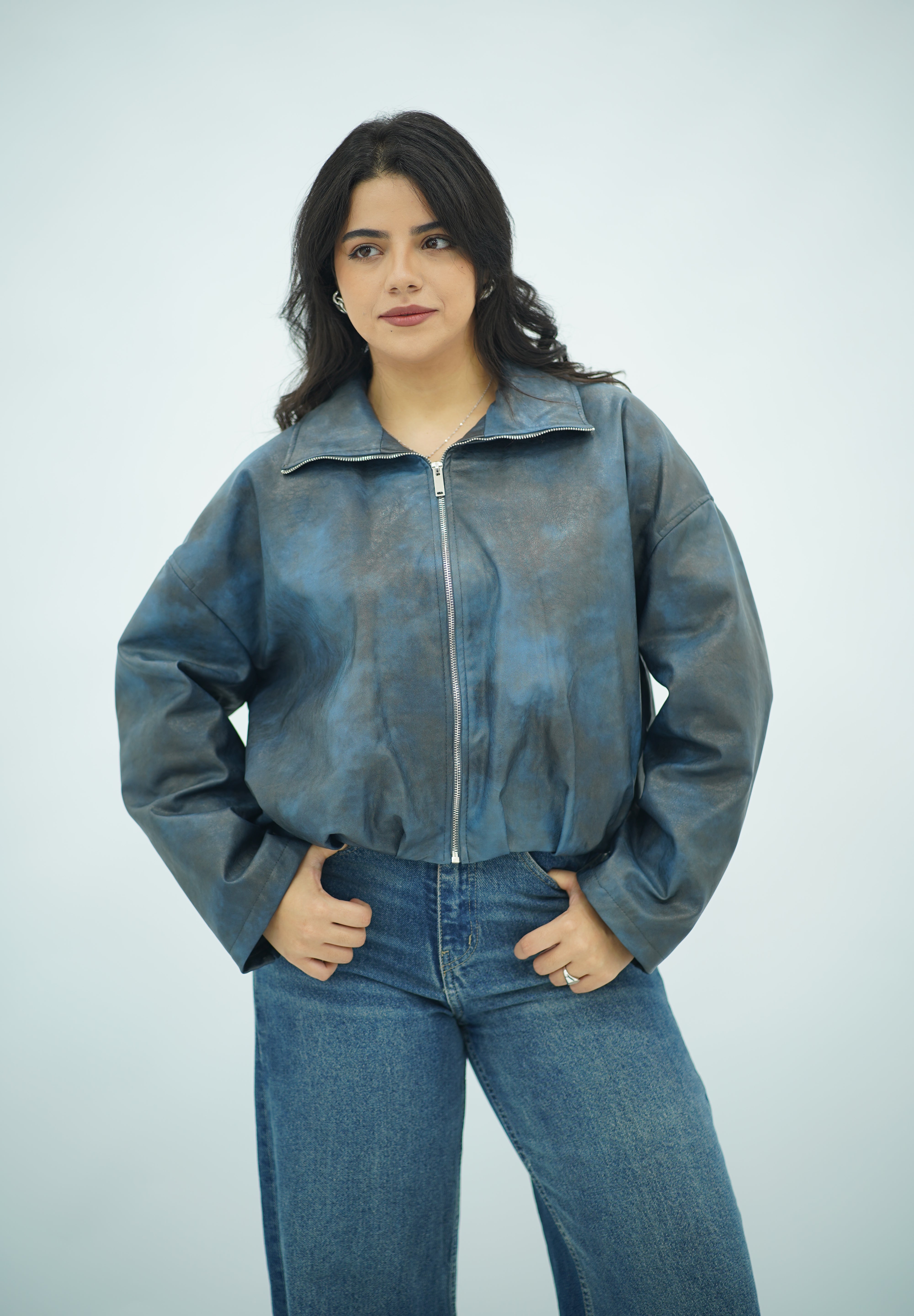 Bomber Zippé en Similicuir Bleu – Style Casual et Moderne