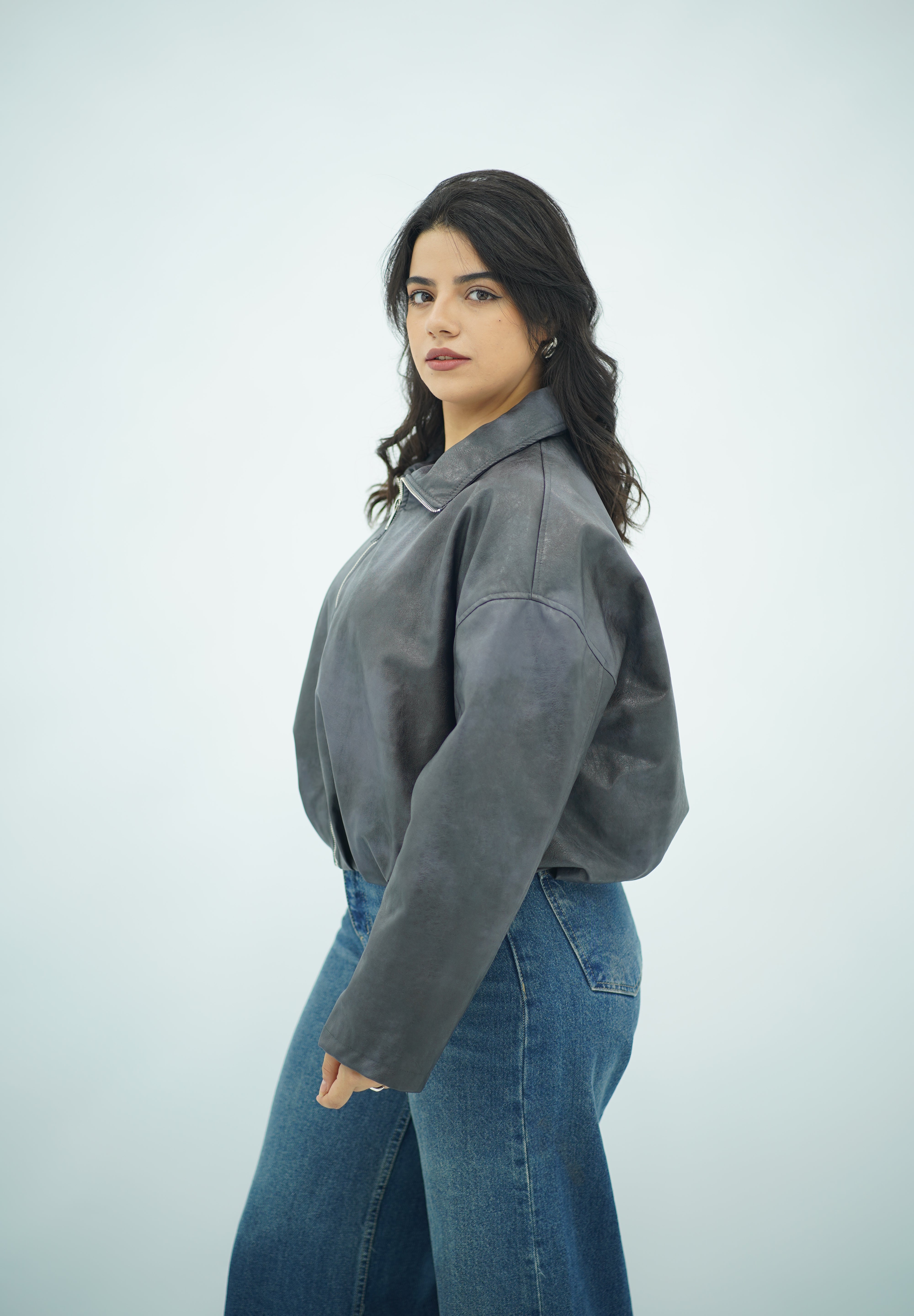 Bomber Zippé en Similicuir Gris – Style Casual et Moderne