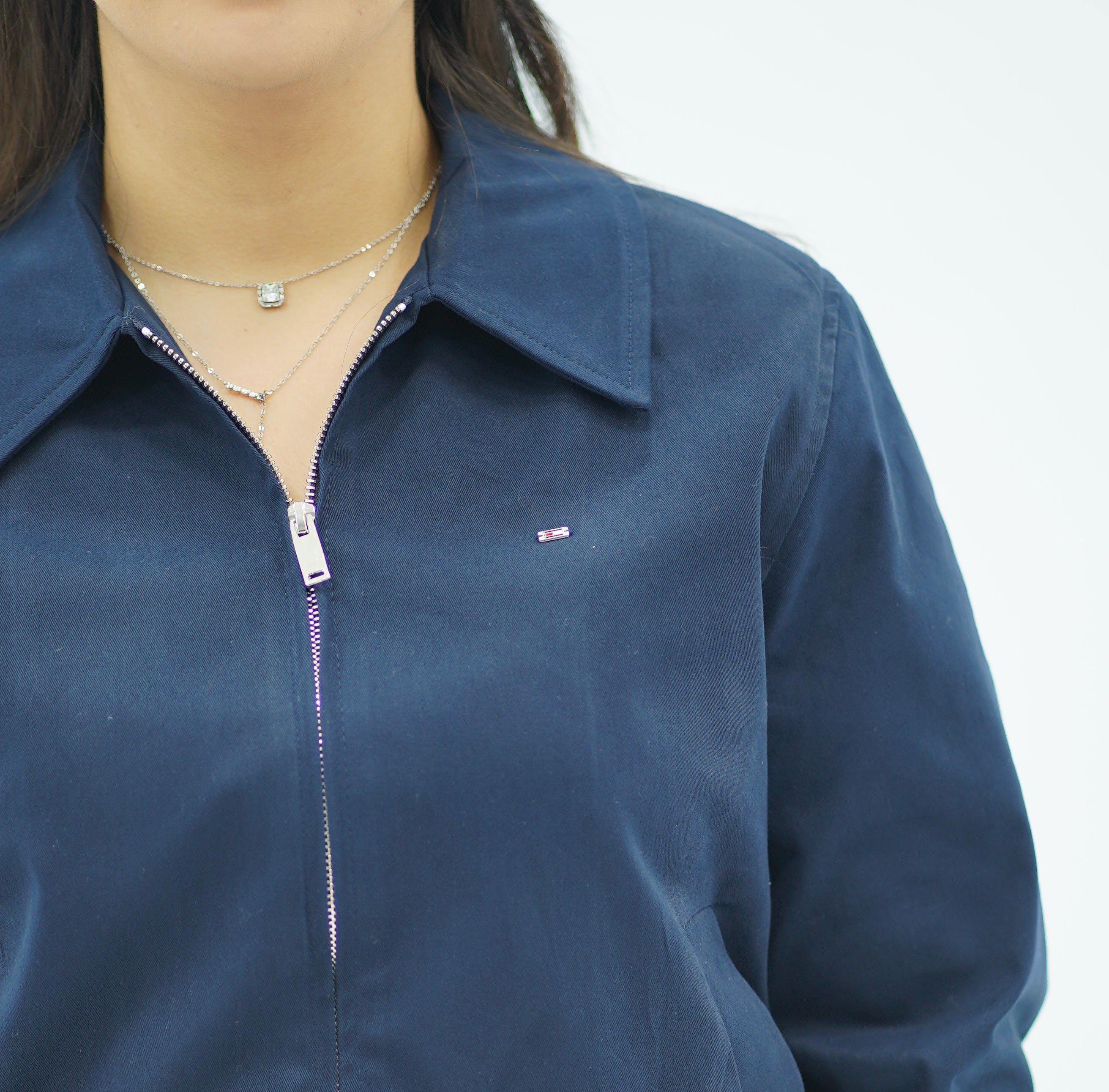 Bomber à Col Chemise – Style Minimaliste & Élégant